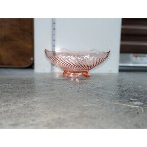 Vintage Imperial Twisted Optic Pink Footed Decorative Accent Glass Bowl